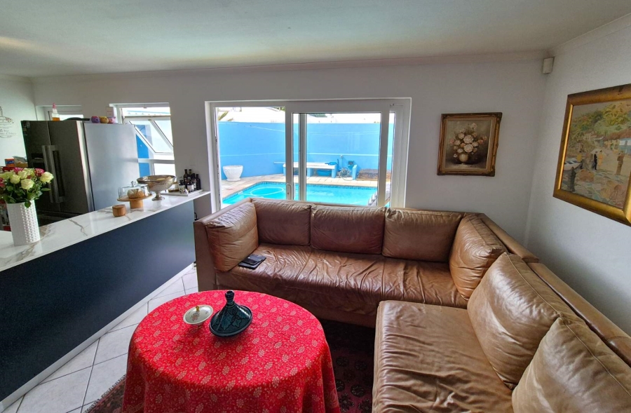 4 Bedroom Property for Sale in Marina Da Gama Western Cape